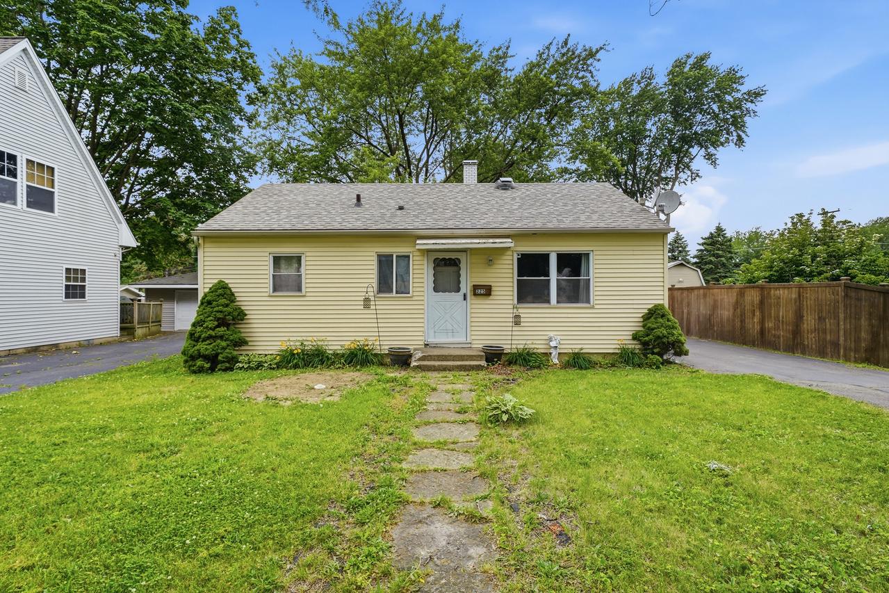 225 Park Dr., Joliet, IL 60436