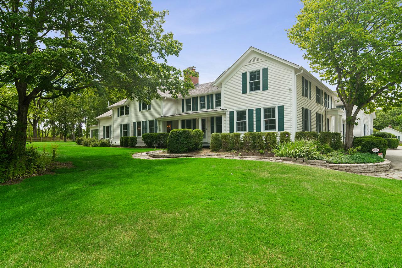 332 Old Sutton Rd., Barrington Hills, IL 60010