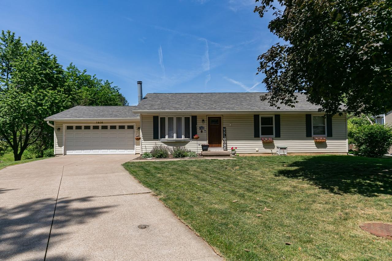 1608 W 4th St., Coal Valley, IL 61240