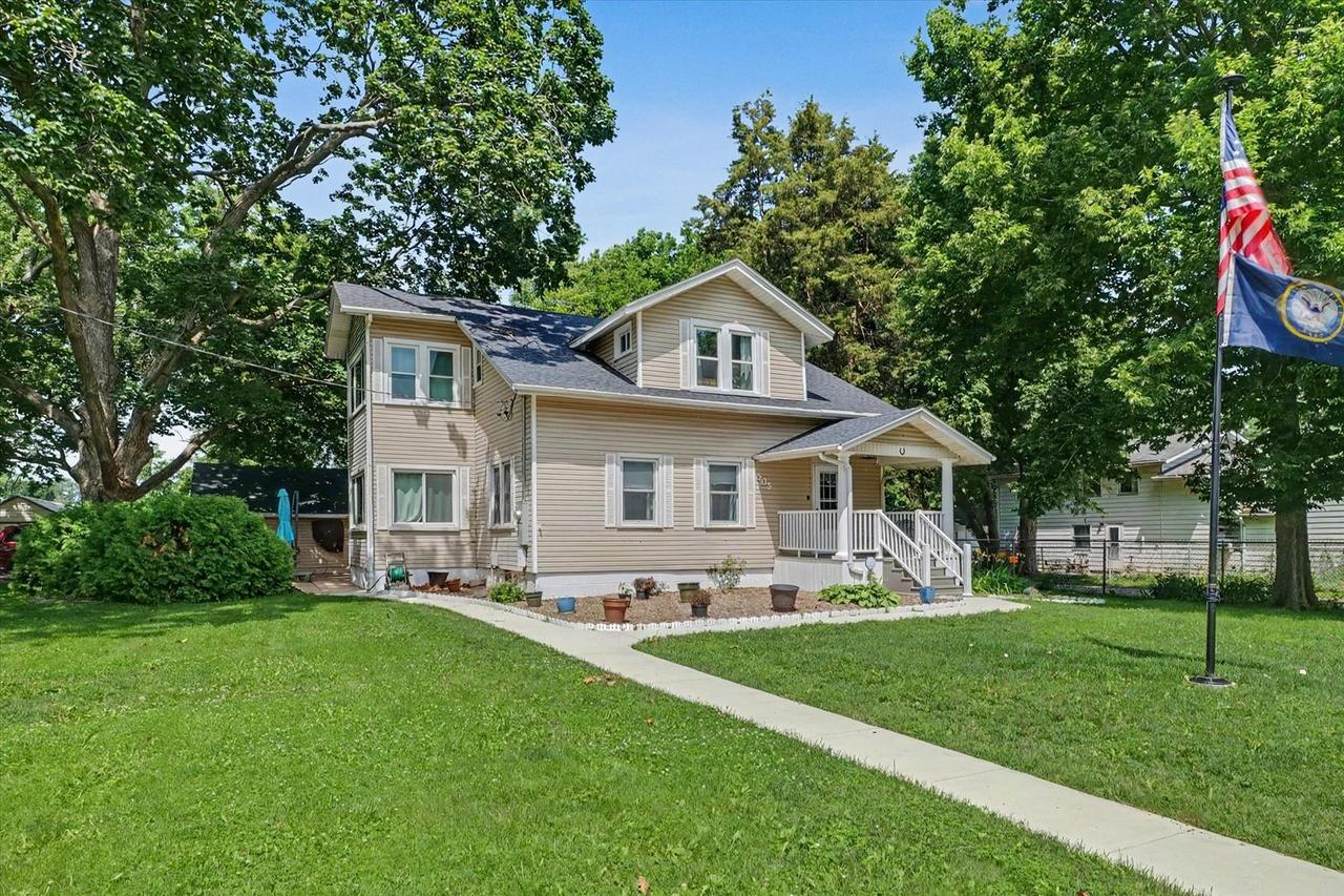 503 S Third St., Fisher, IL 61843
