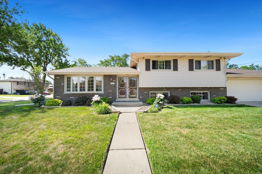 365 W Myrick Ave., Addison, IL 60101