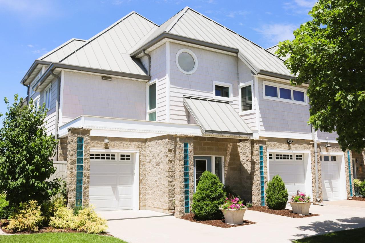 173 Beacon Harbor Cir., East Moline, IL 61244