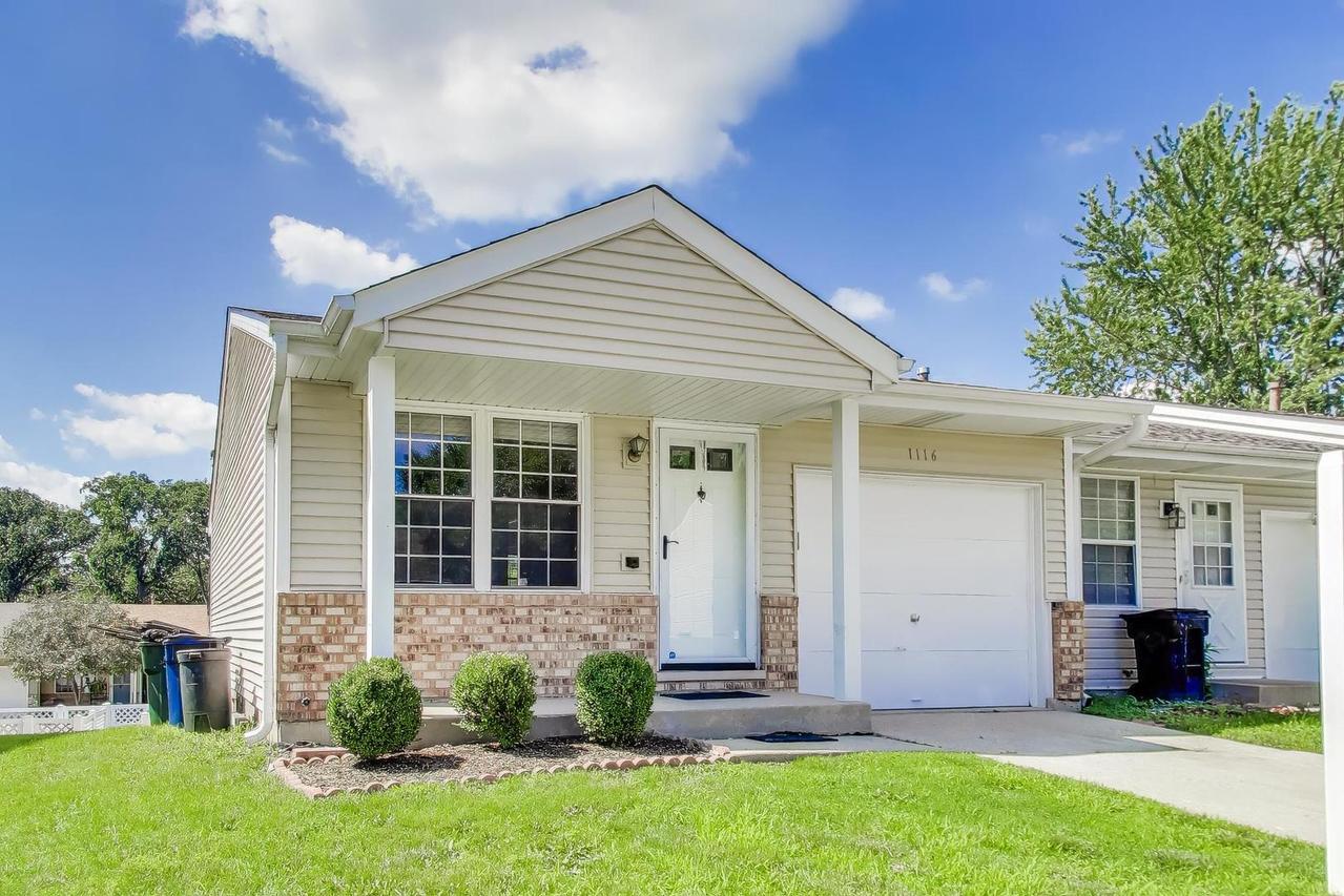 1116 Riverwood Dr., Algonquin, IL 60102