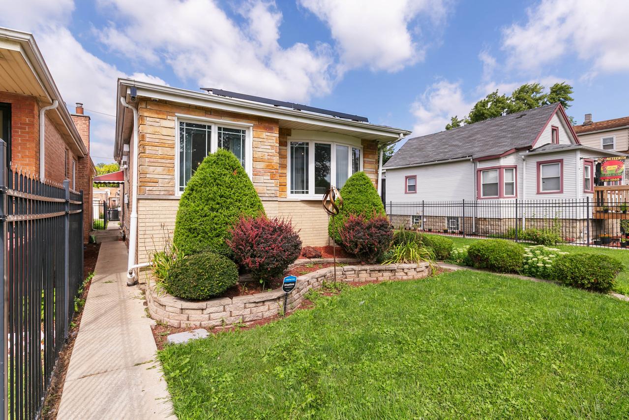 9010 S Parnell Ave., Chicago, IL 60620
