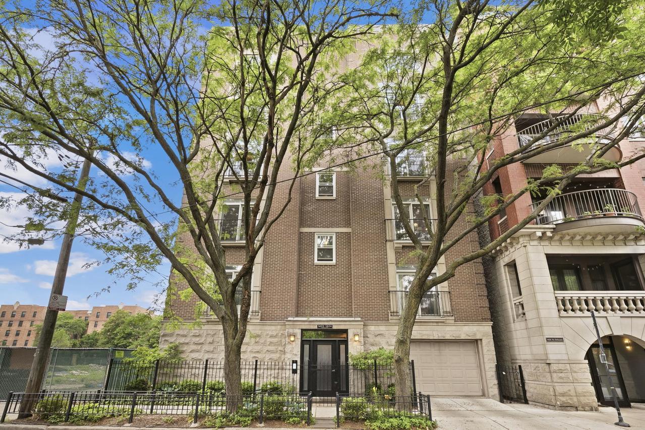 1422 N Orleans St. #3S, Chicago, IL 60610