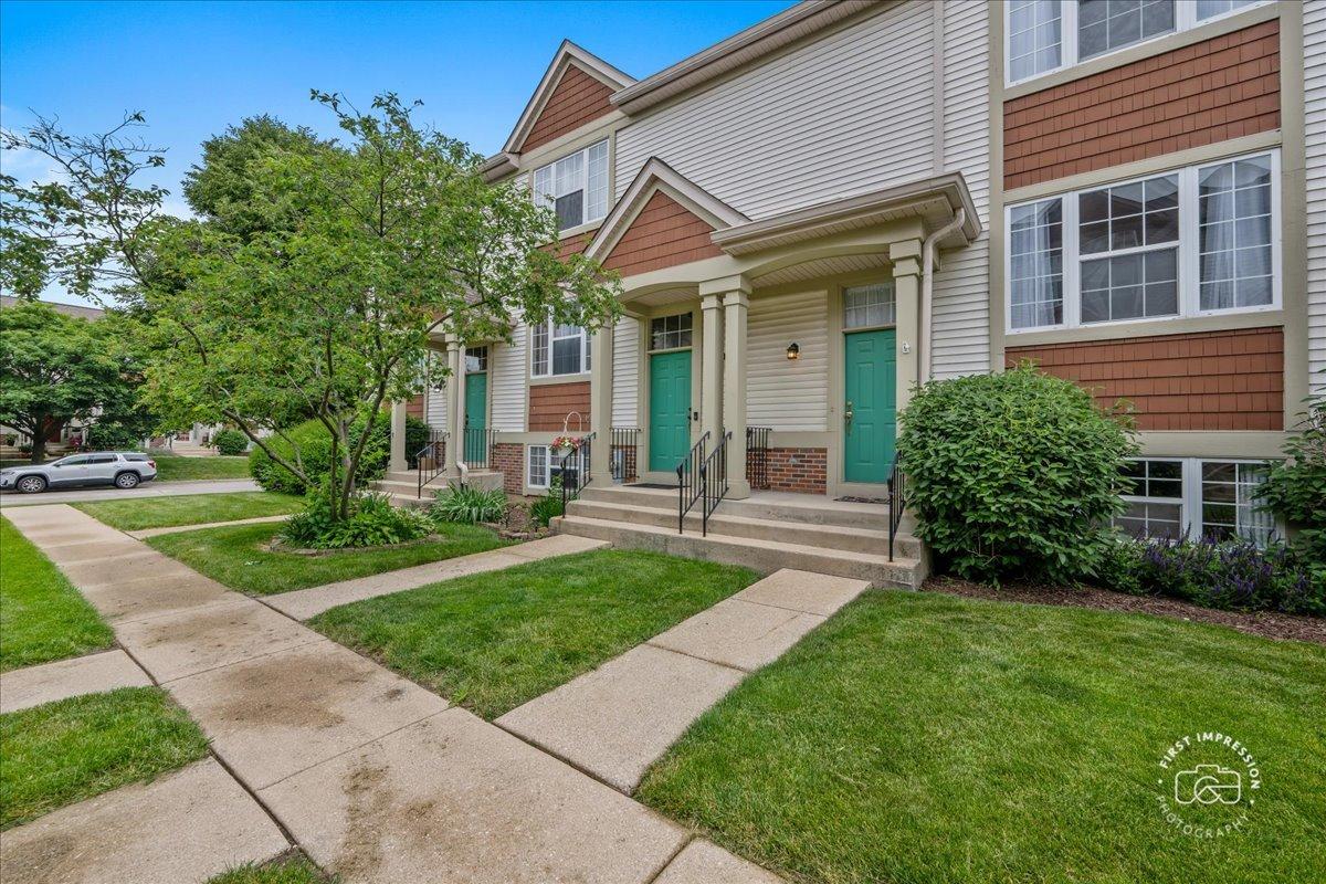 1637 Orchard Ct., West Chicago, IL 60185