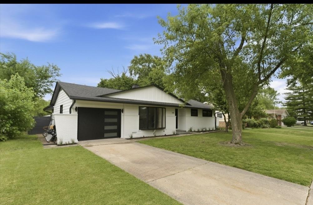 145 Wildwood Rd., Elk Grove Village, IL 60007