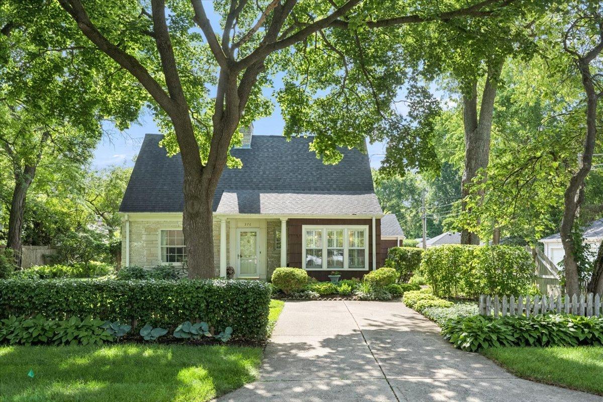 376 Rosewood Ave., Winnetka, IL 60093