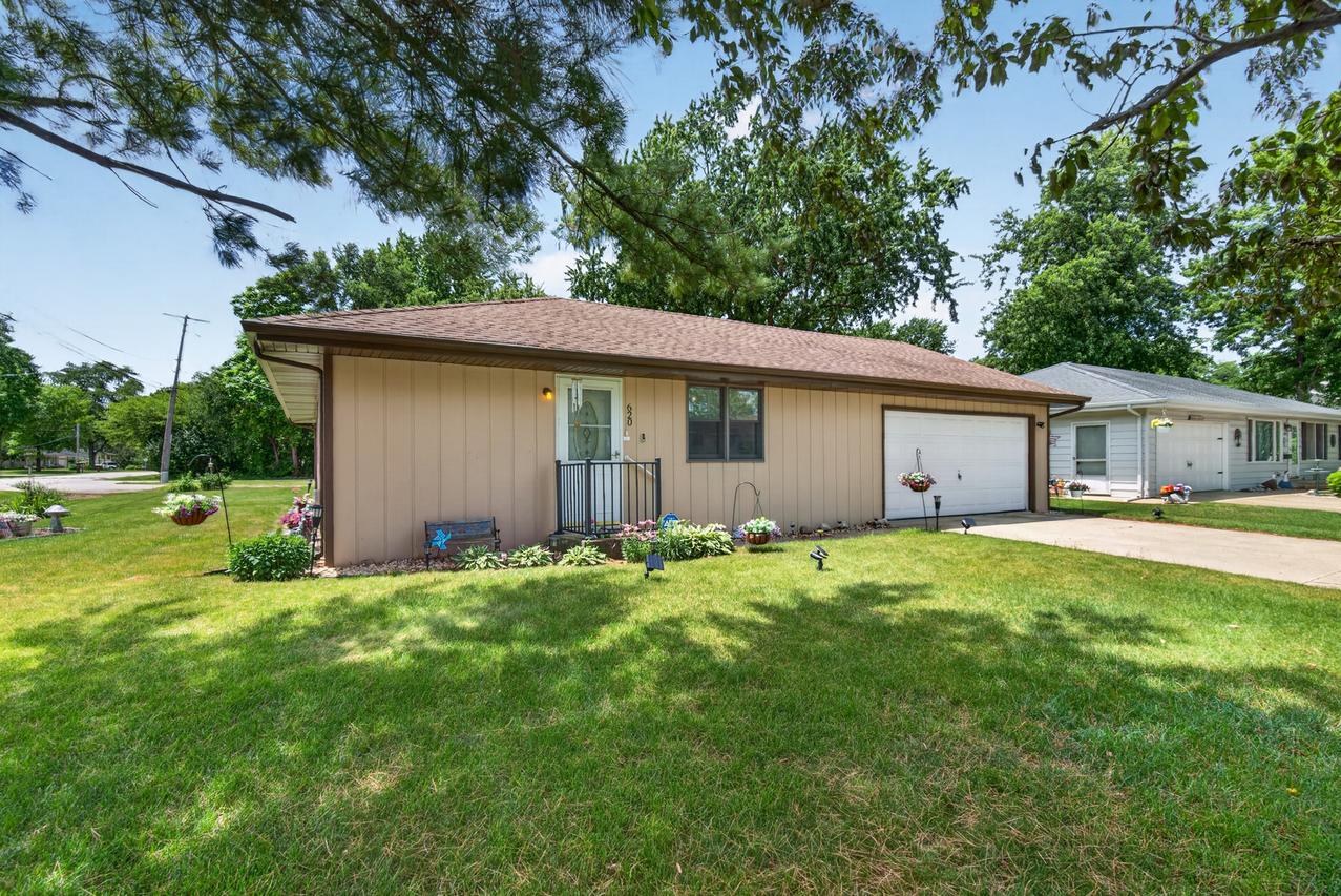 620 N 1st St., Carbon Hill, IL 60416