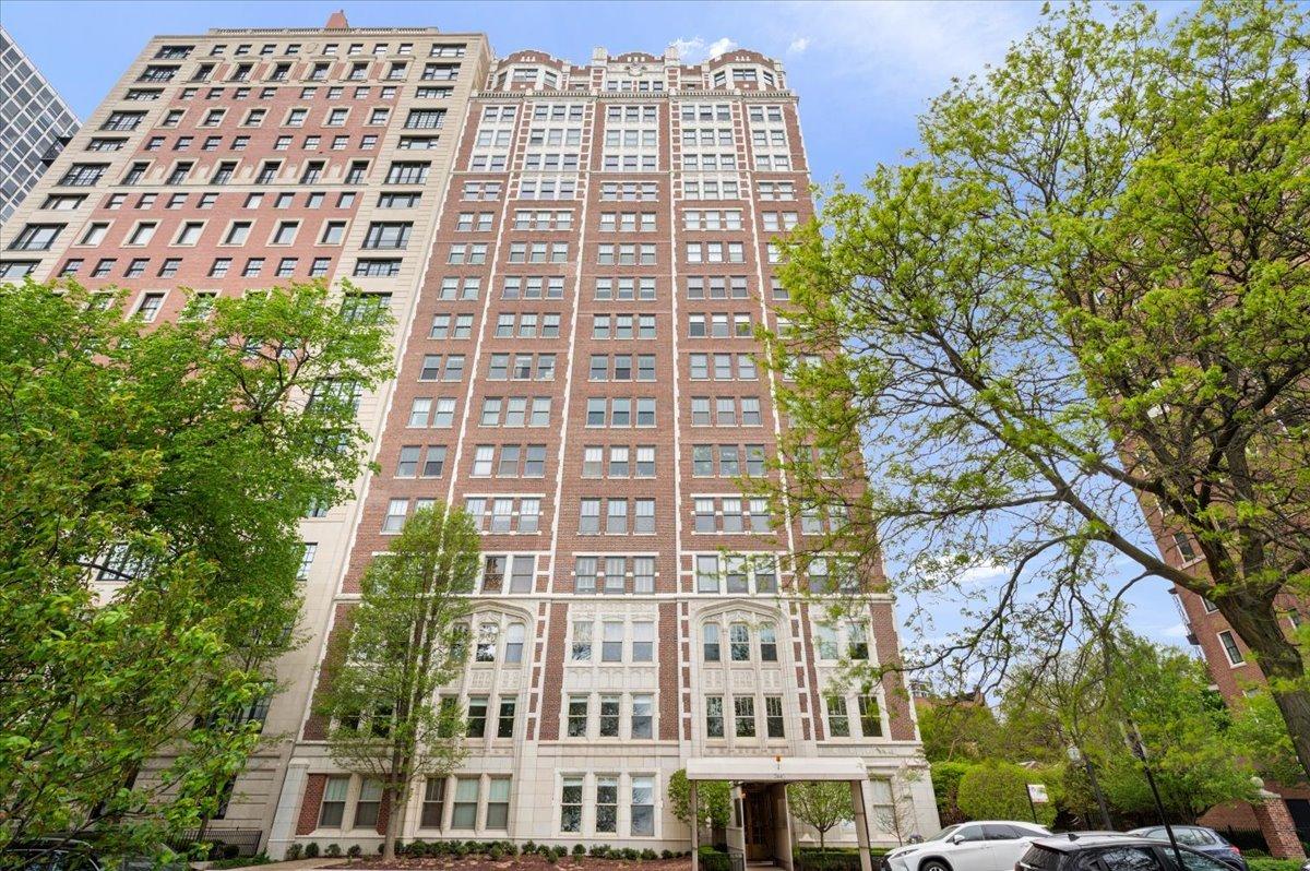 2440 N Lakeview Ave. #6C, Chicago, IL 60614