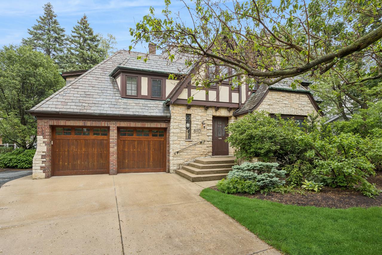 610 N Oak Park Ave., Oak Park, IL 60302