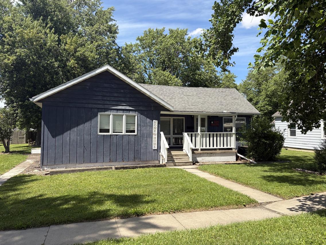 416 E Seventh St., Minonk, IL 61760