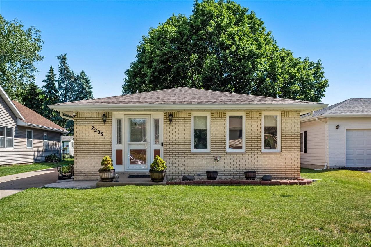 2208 Greengold St., Crest Hill, IL 60403