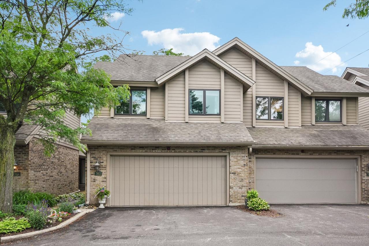 7912 S Garfield Ave., Burr Ridge, IL 60527