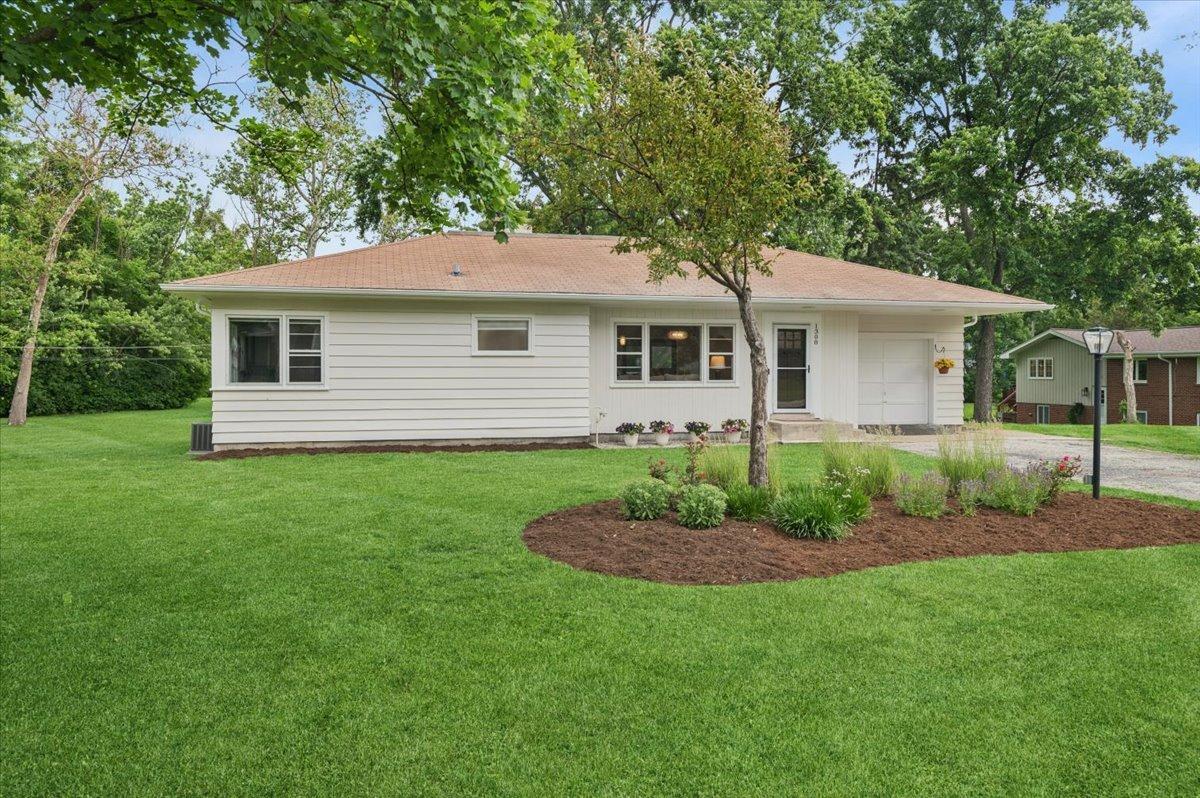 1308 W 53rd Pl., La Grange Highlands, IL 60525
