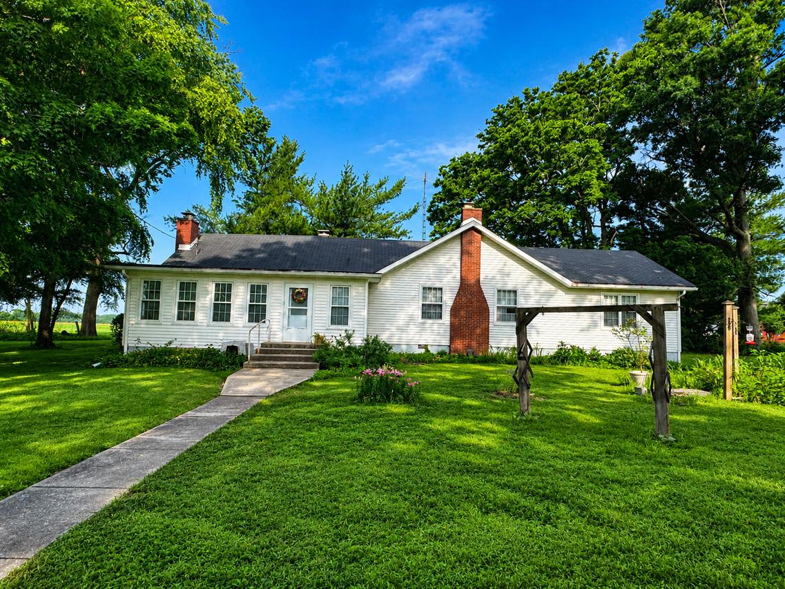 27712 W 17th Street Rd., Centralia, IL 62801