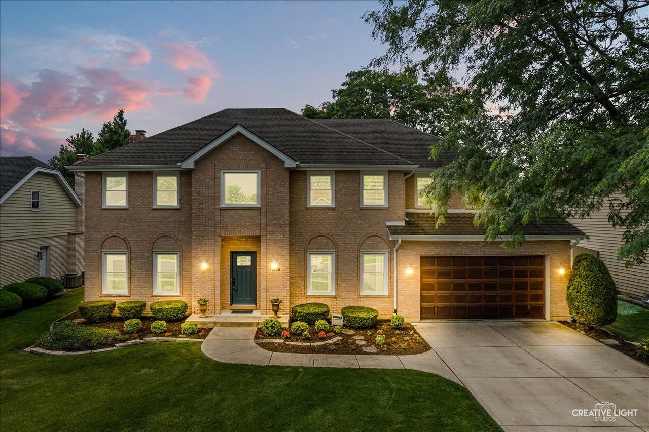 1N211 Coventry Dr., Carol Stream, IL 60188