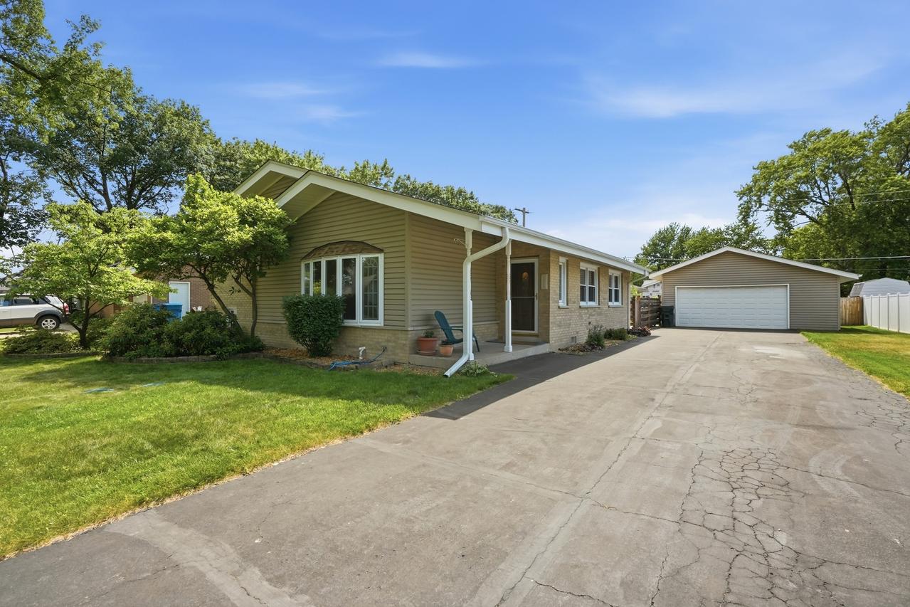 12624 S Massasoit Ave., Palos Heights, IL 60463