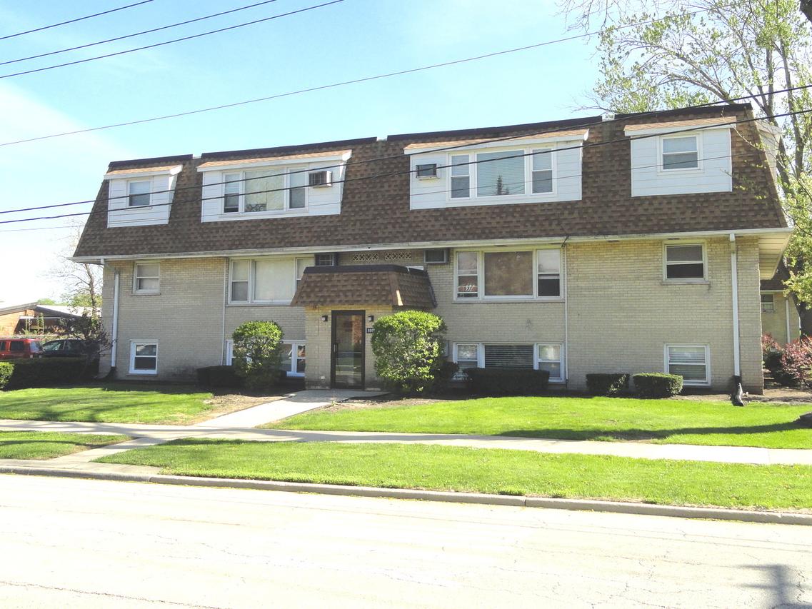 9907 W 58th St. #1, Countryside, IL 60525