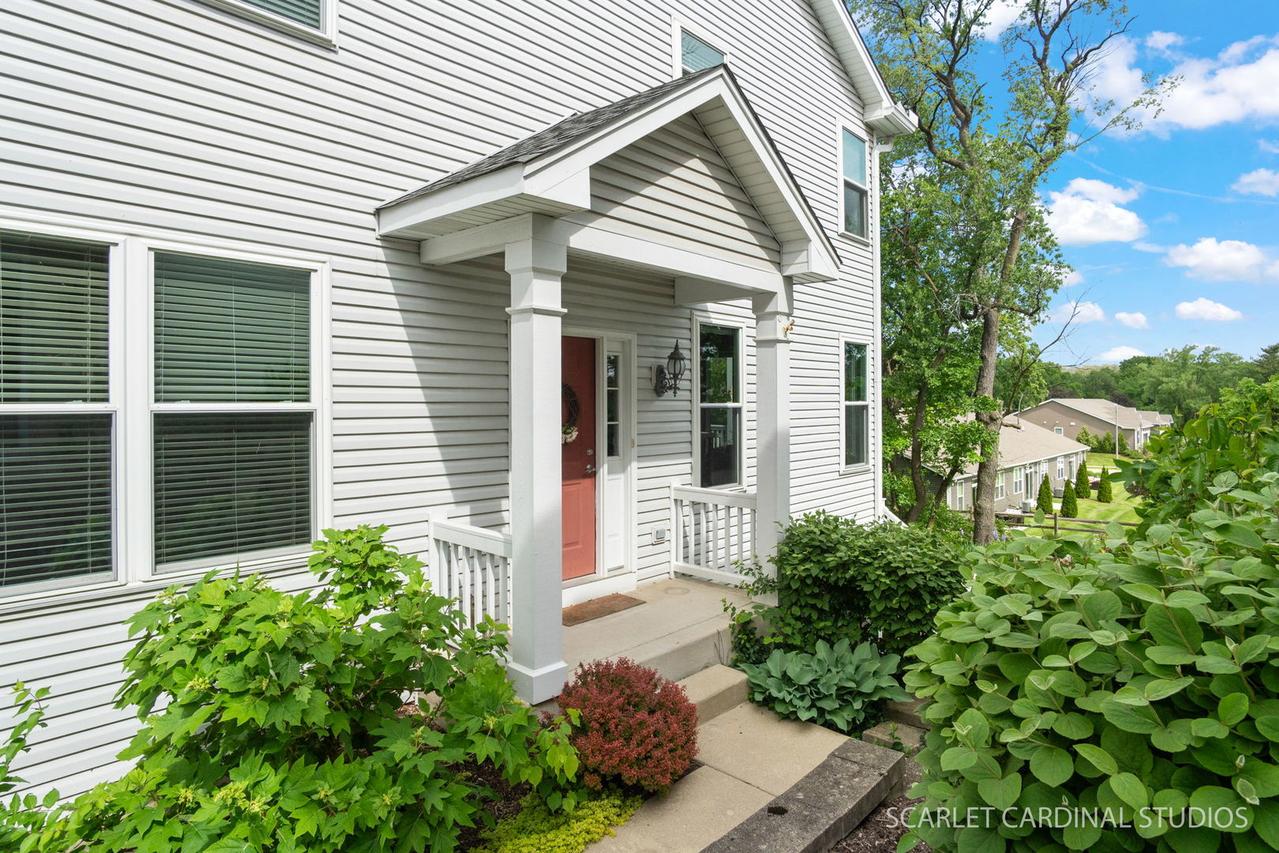 217 Ridge Rd., North Aurora, IL 60542