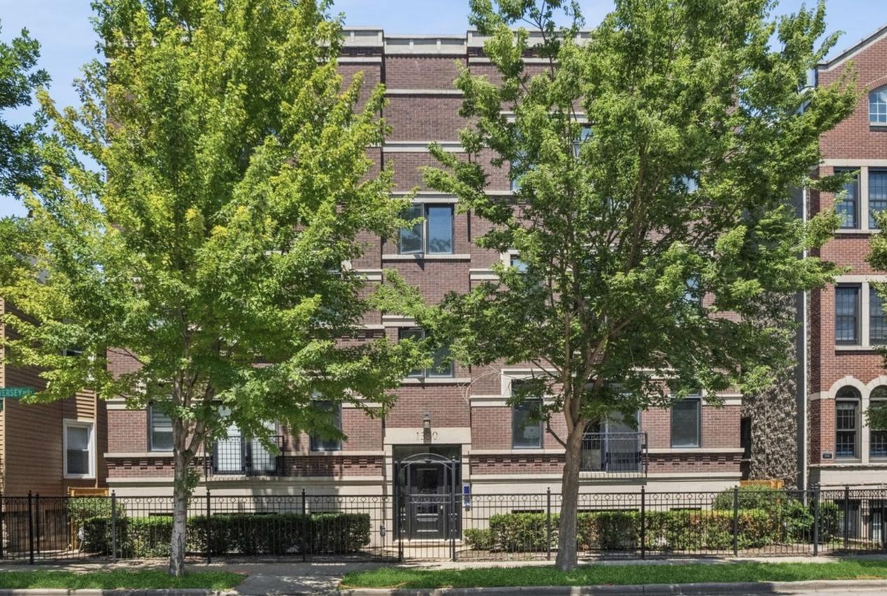1330 W Diversey Pkwy. #2E, Chicago, IL 60614