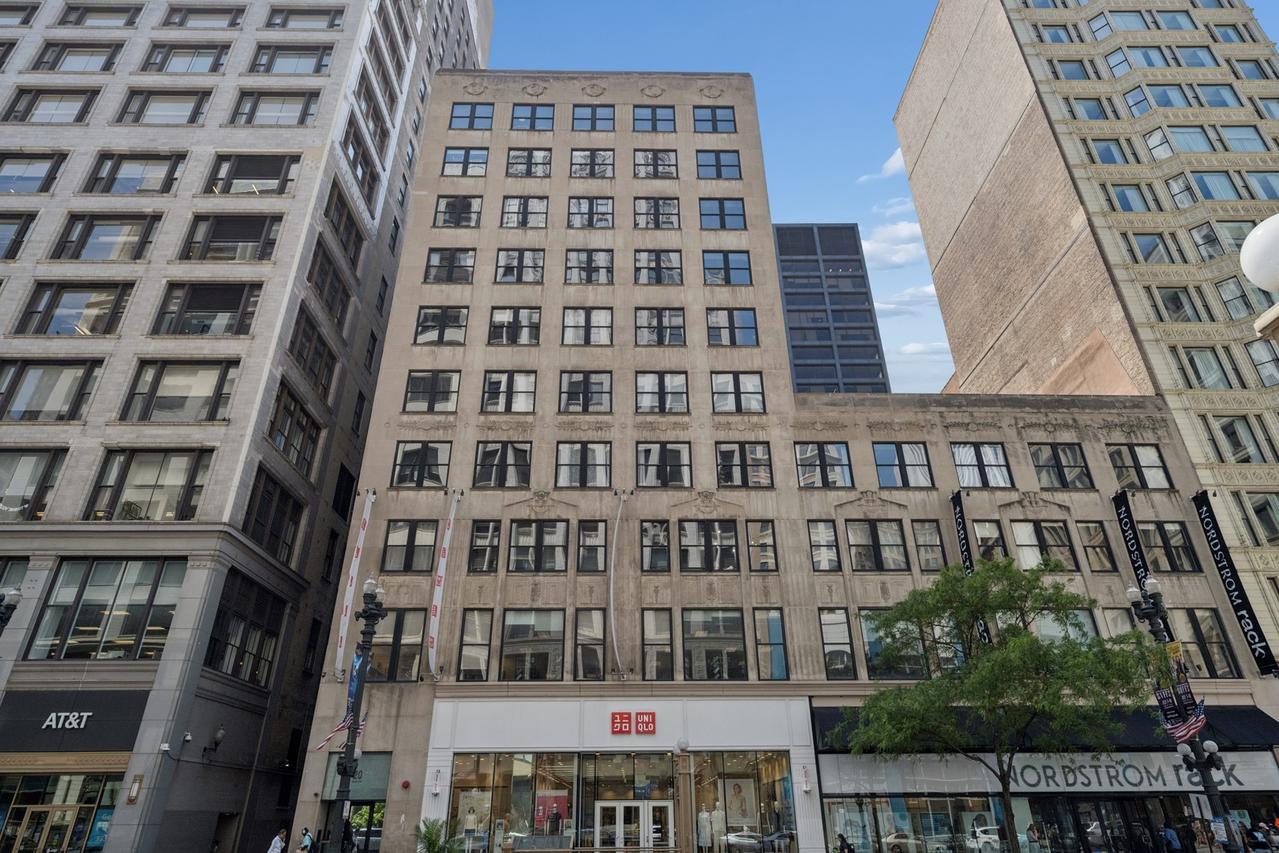 20 N State St. #410, Chicago, IL 60602