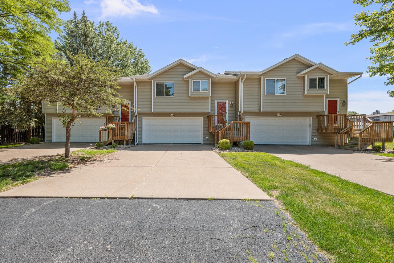 3004 3rd St. #10, Moline, IL 61264