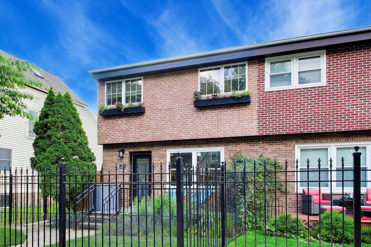1740 N Washtenaw Ave., Chicago, IL 60647