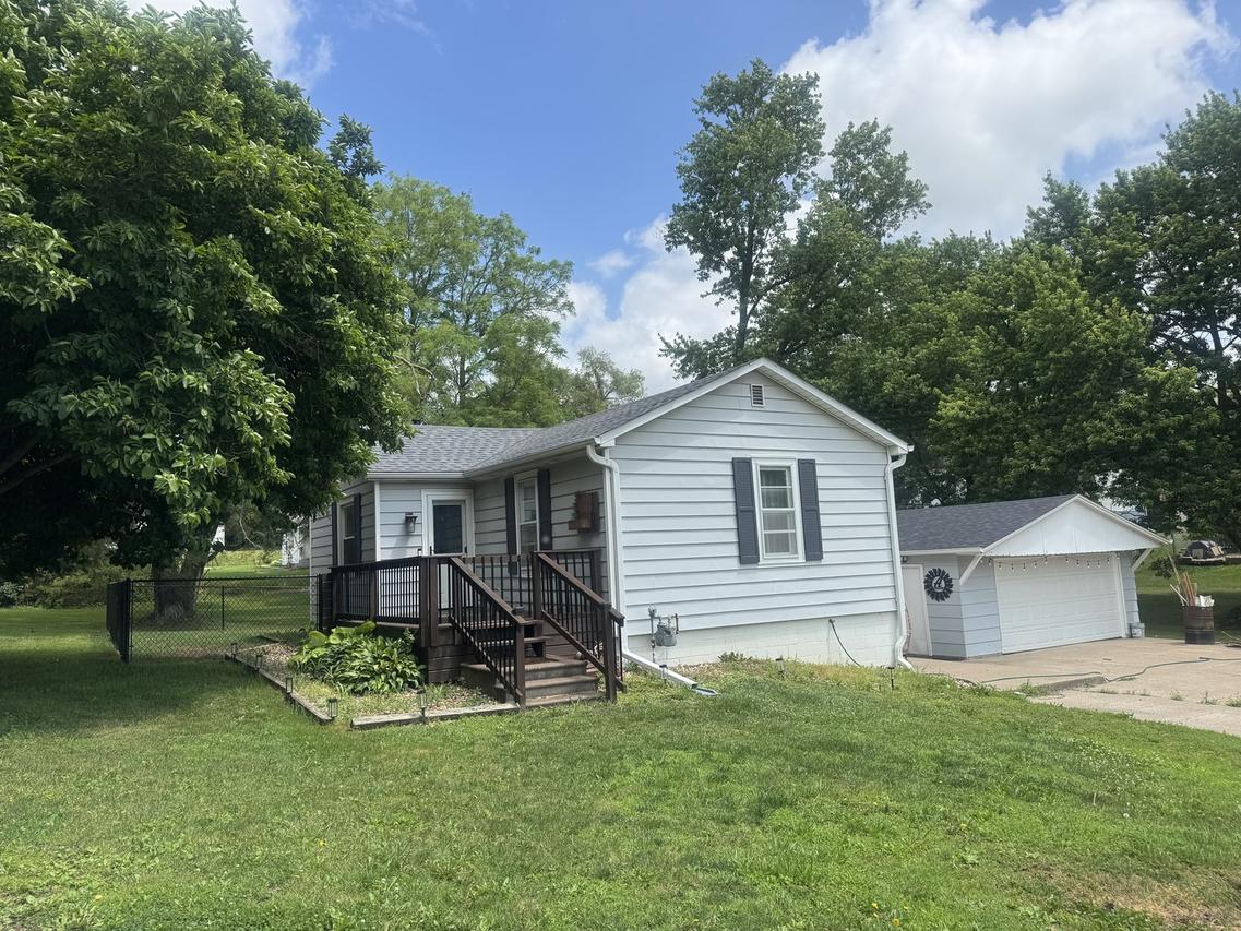 1208 SW 3rd Ave., Aledo, IL 61231