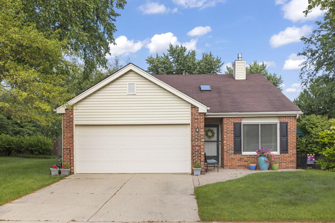 2S111 Waltham Ct., Warrenville, IL 60555