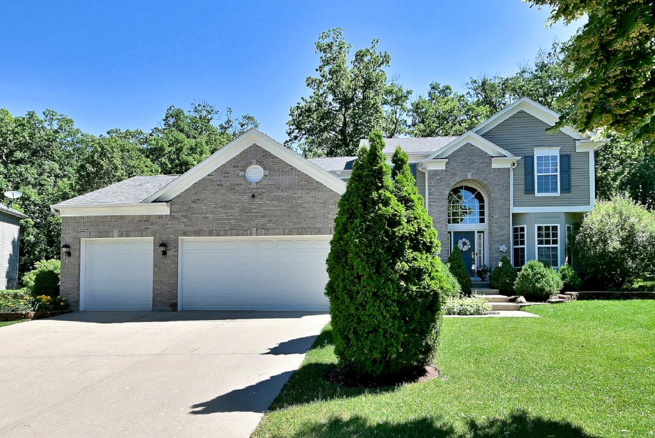 10 Sequoia Ct., Streamwood, IL 60107