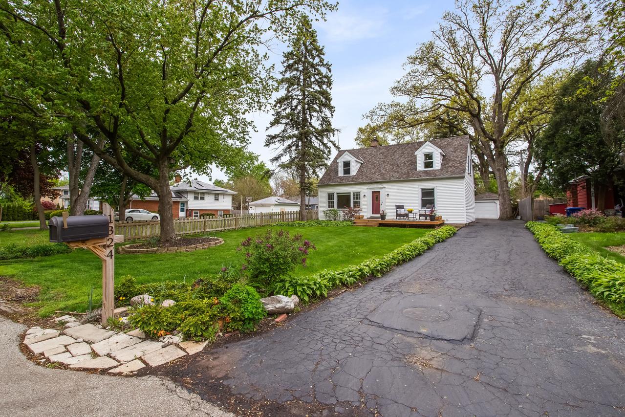 [Address Hidden by Seller], Highland Park, IL 60035