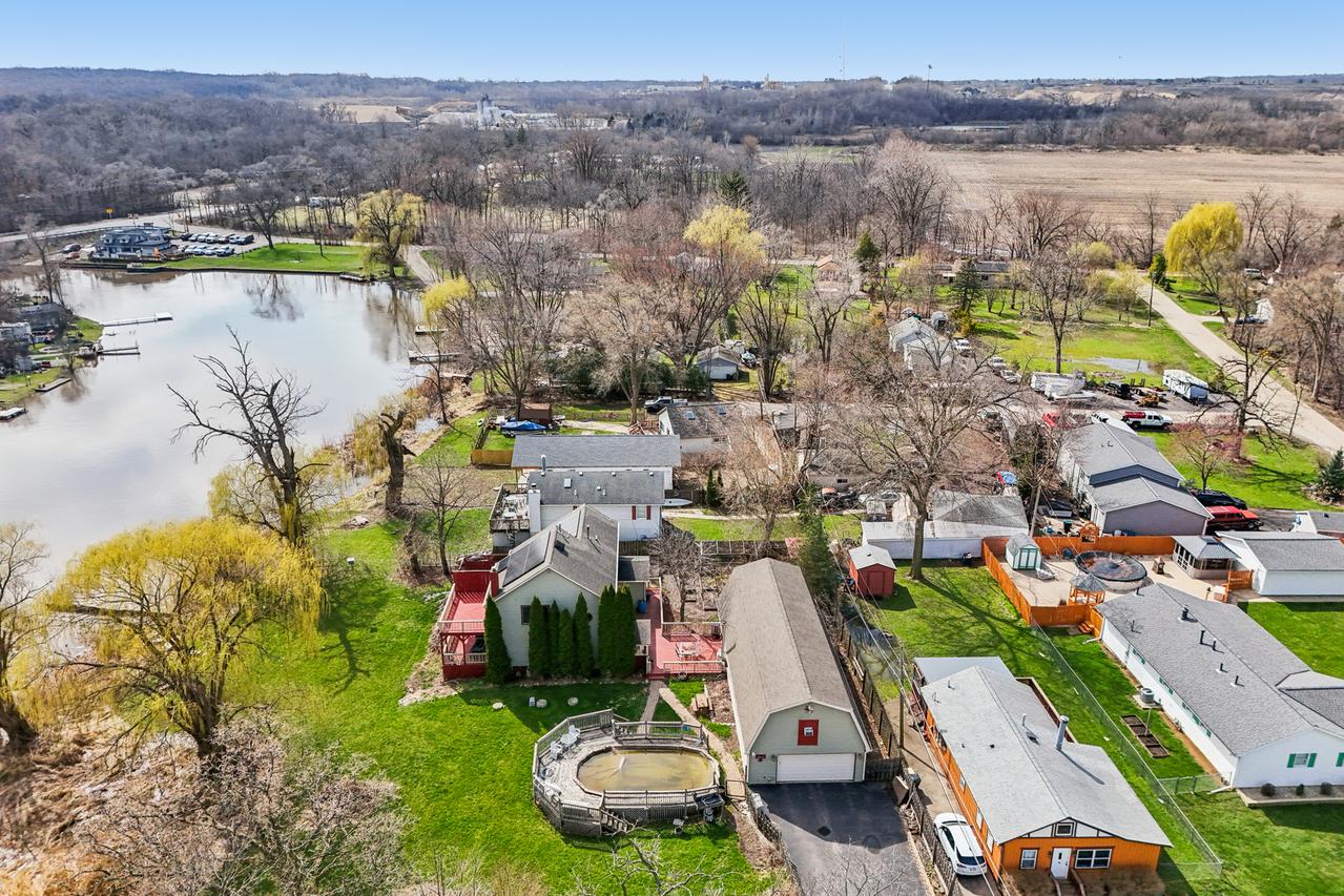 27884 W Riverside Dr., Antioch, IL 60002