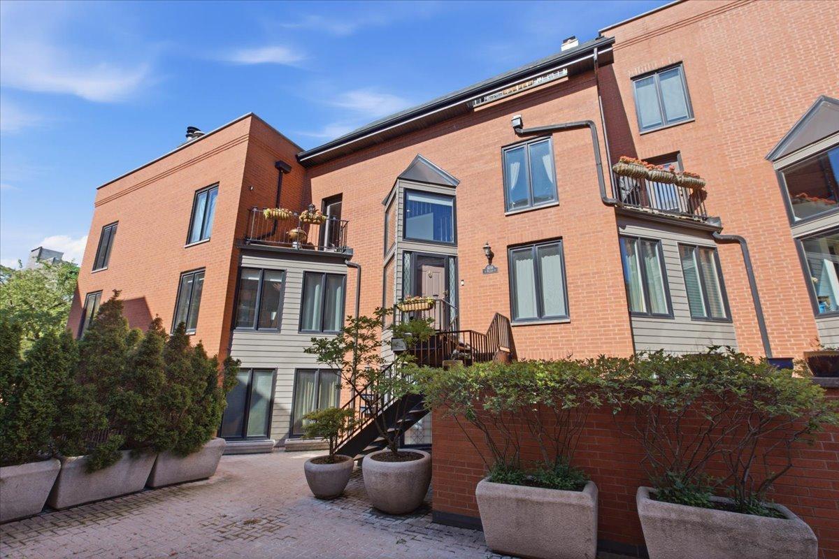 1608 N St Michaels Ct., Chicago, IL 60614