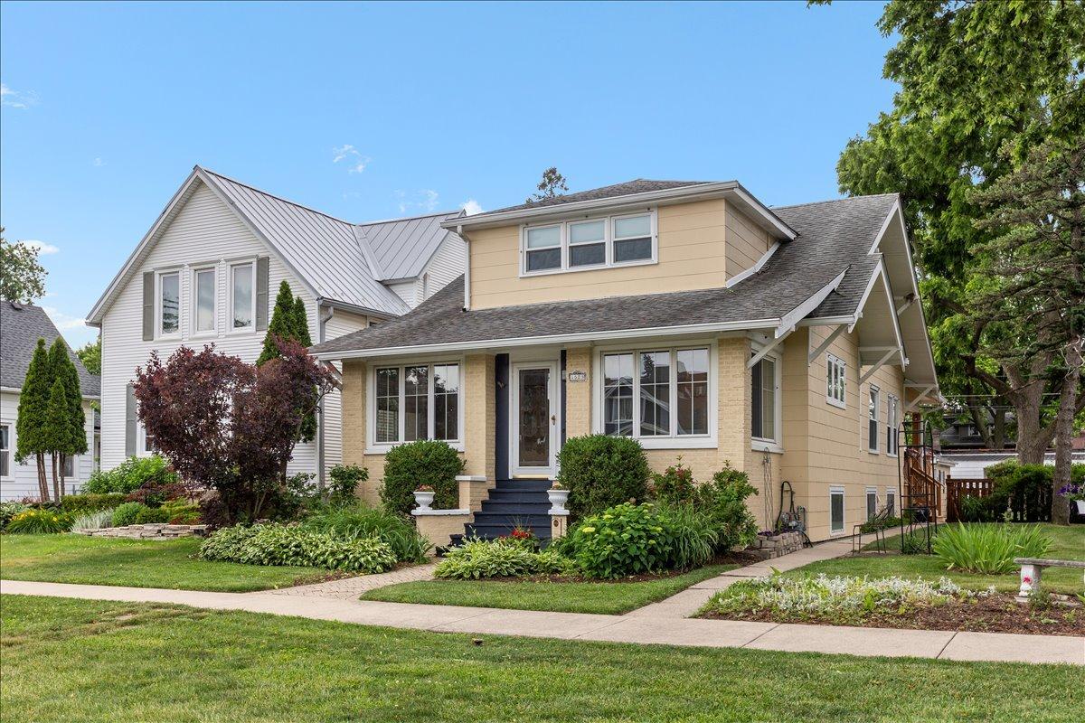 1523 Oakwood Ave., Des Plaines, IL 60016