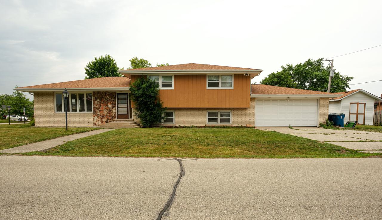 10459 S 81st Ave., Palos Hills, IL 60465