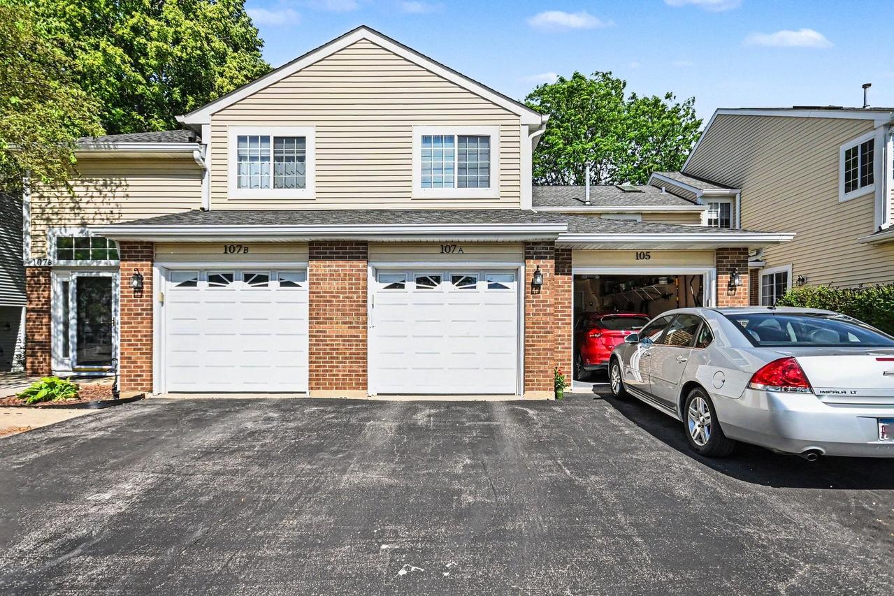 107 Winchester Dr. #A, Streamwood, IL 60107
