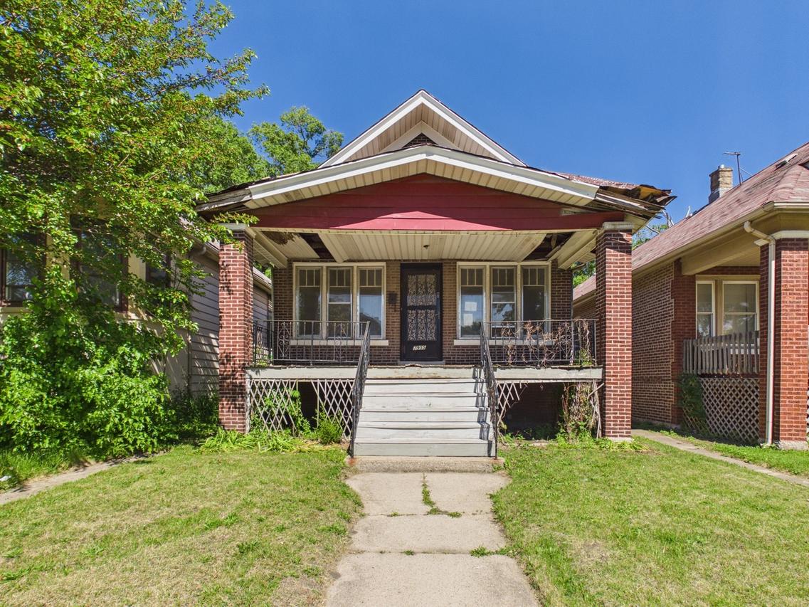 7955 S Ridgeland Ave., Chicago, IL 60617