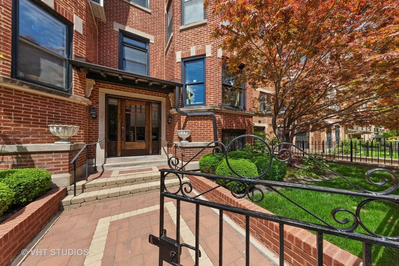556 W Roscoe St. #3, Chicago, IL 60657