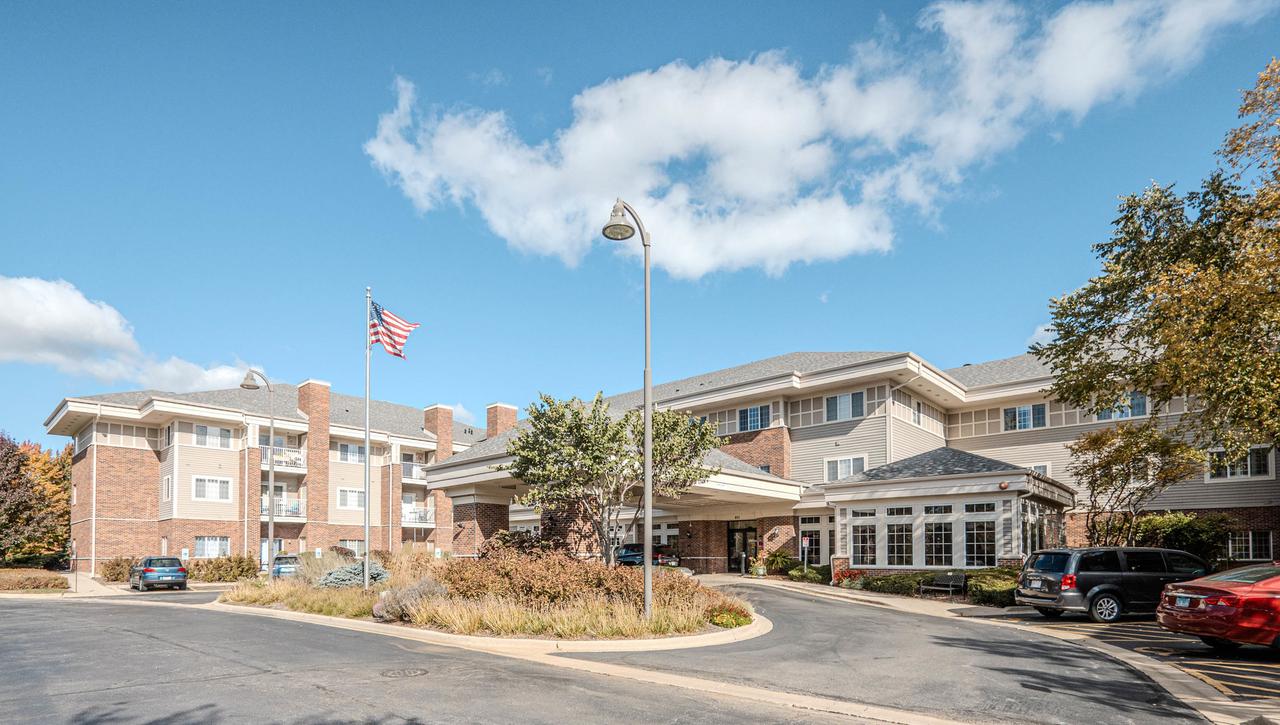 801 N Mclean Blvd. #320, Elgin, IL 60123