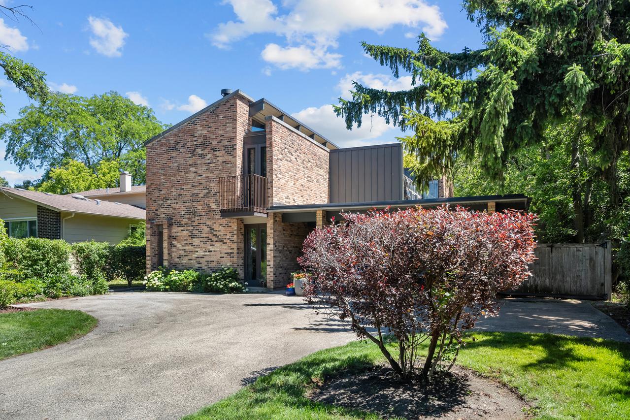 365 Green Bay Rd., Highland Park, IL 60035