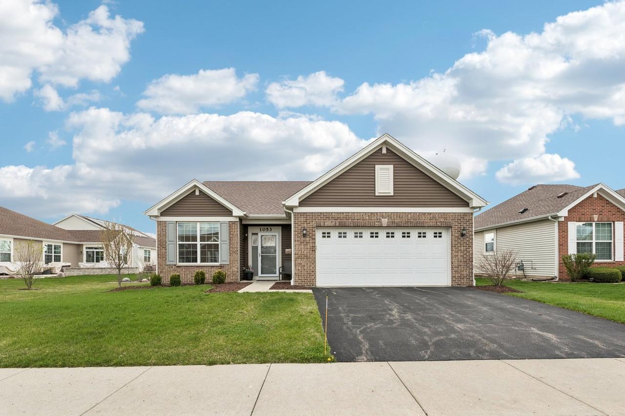 1053 Honey Locust Dr., Crystal Lake, IL 60012