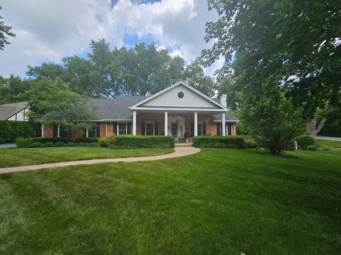 359 Windsor Ln., Inverness, IL 60010