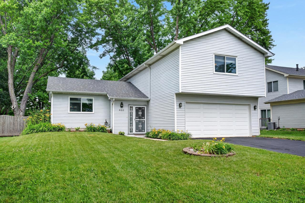 433 N Ashbury Ave., Bolingbrook, IL 60440