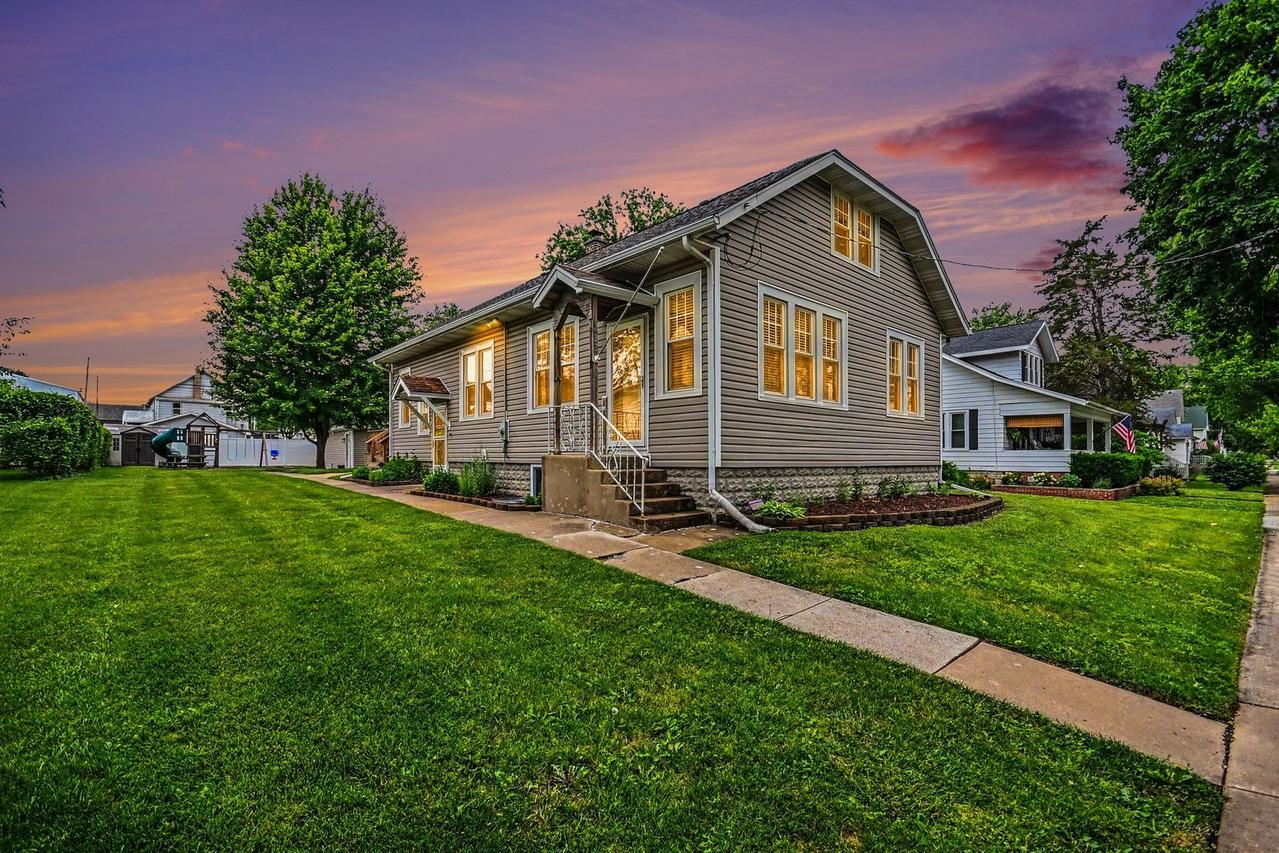 622 Woodward St., Beecher, IL 60401