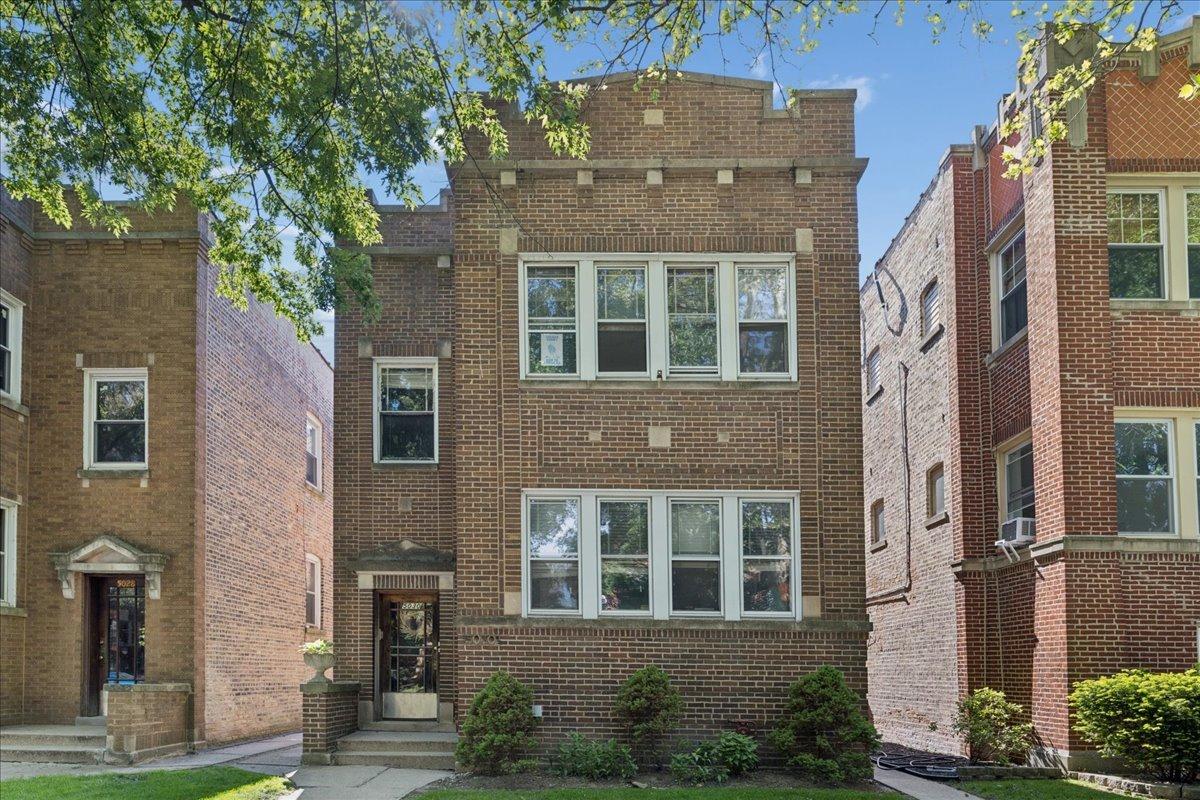 5030 N Ridgeway Ave., Chicago, IL 60625