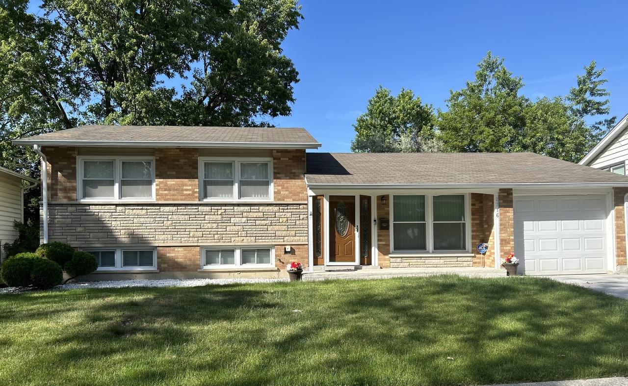 2716 Larkspur Ln., Hazel Crest, IL 60429