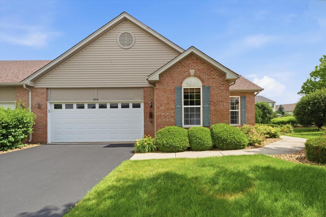 17136 Fontana Ln. #END, Lockport, IL 60441