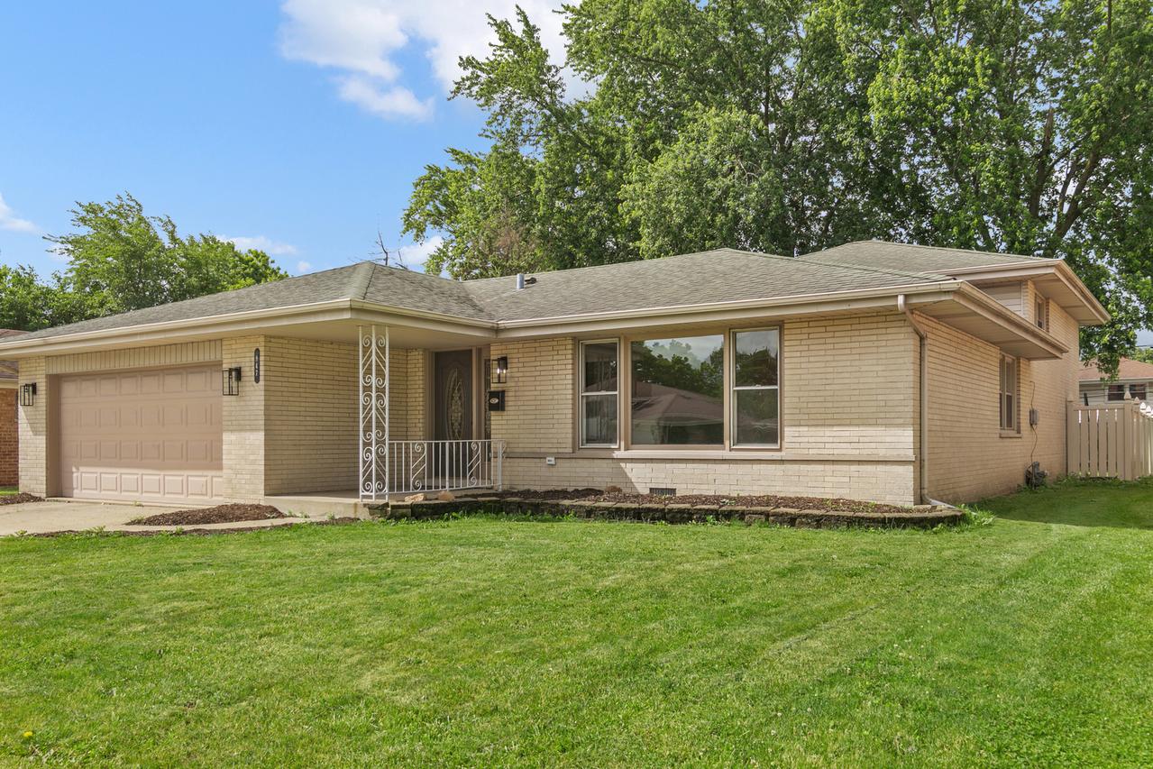 947 E 169th St., South Holland, IL 60473