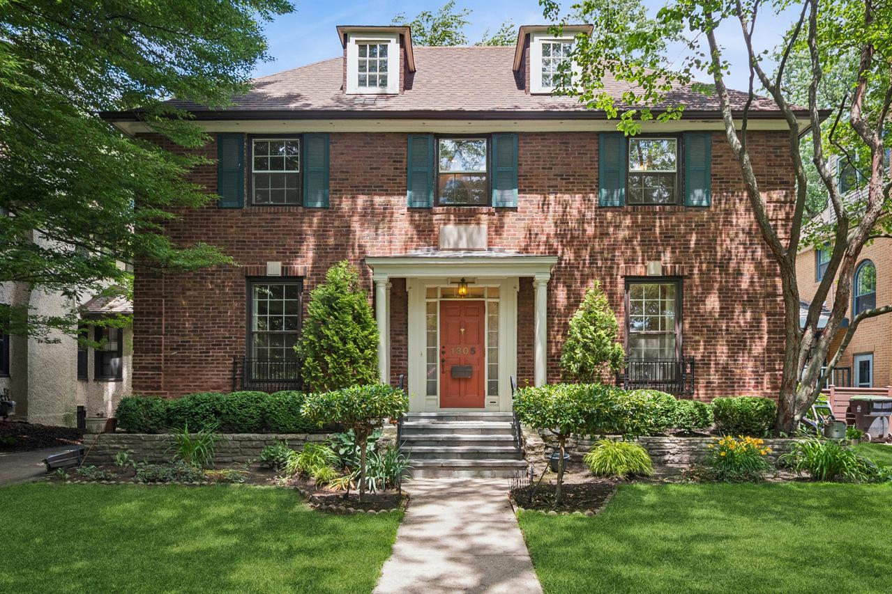 1305 Grant St., Evanston, IL 60201